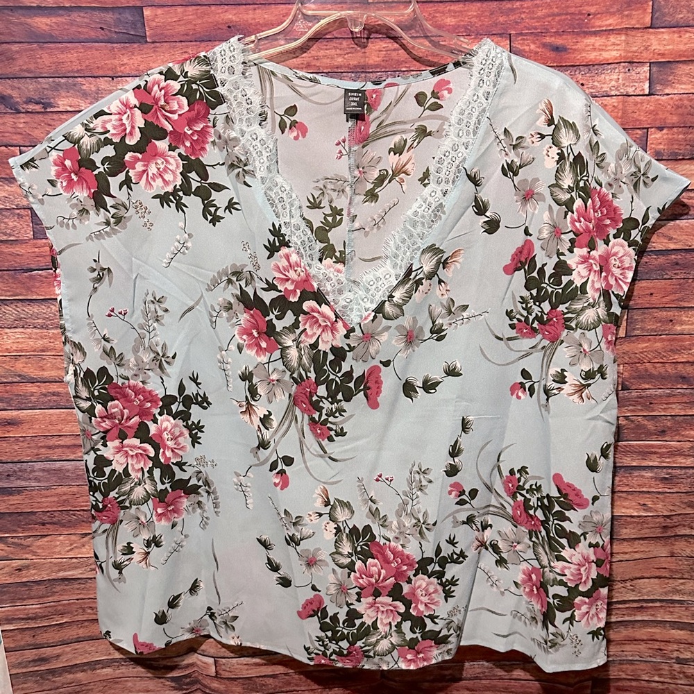 Shein Curve Floral Short Sleeve Blouse